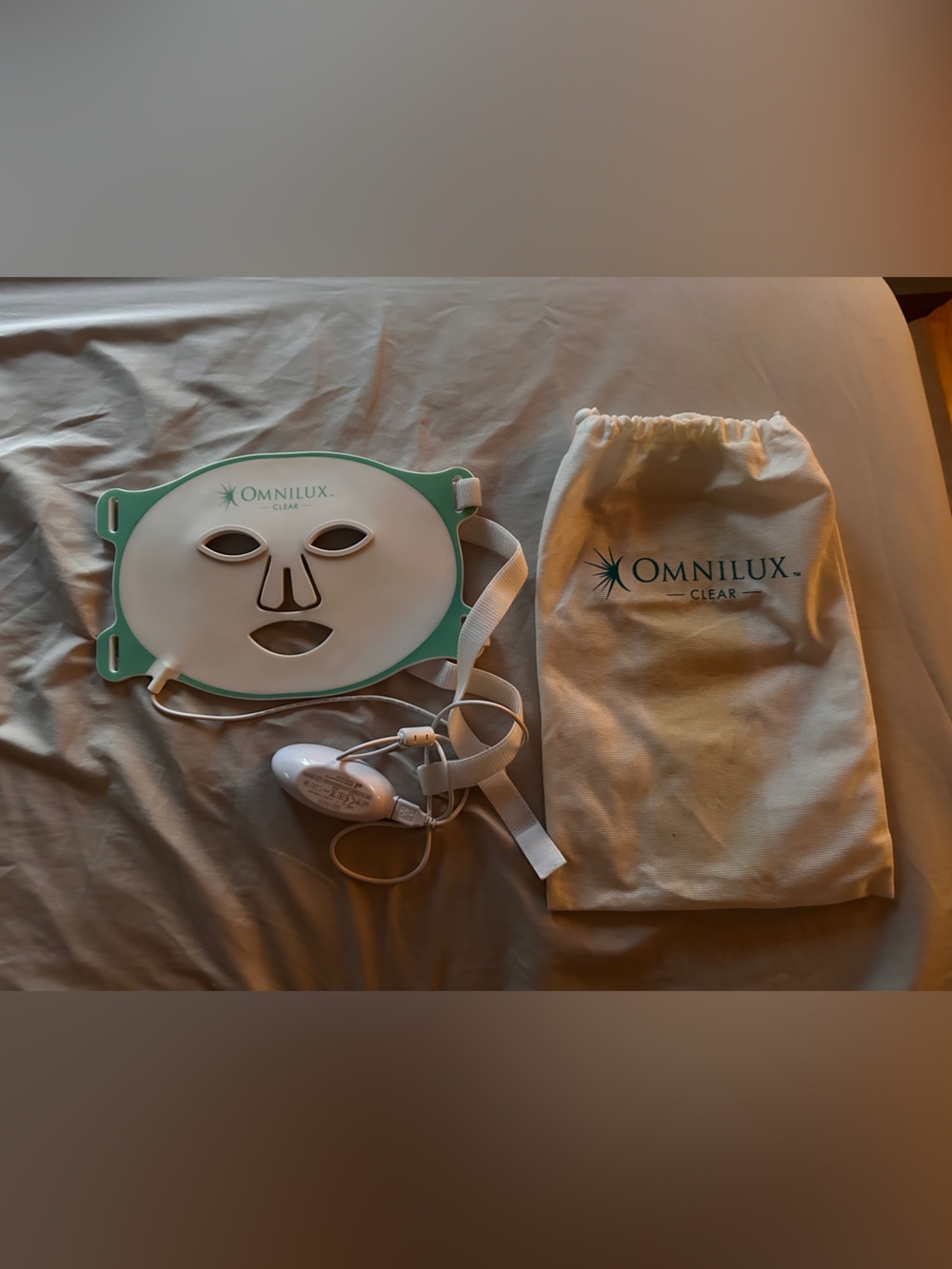 Omnilux Clear LED Therapy Facial Mask in White and Mint